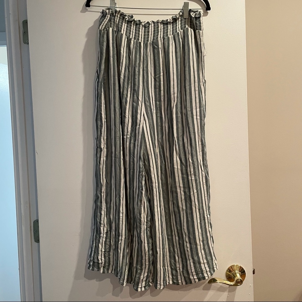 American Eagle Flowy Pants